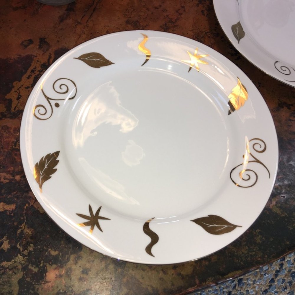 SALE! Beautiful Pier I Dinner / Serving Plates (2)